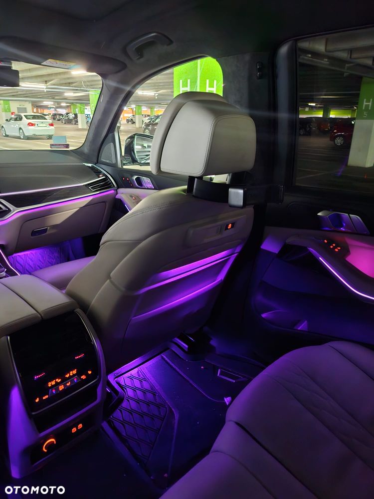BMW X7 - 28
