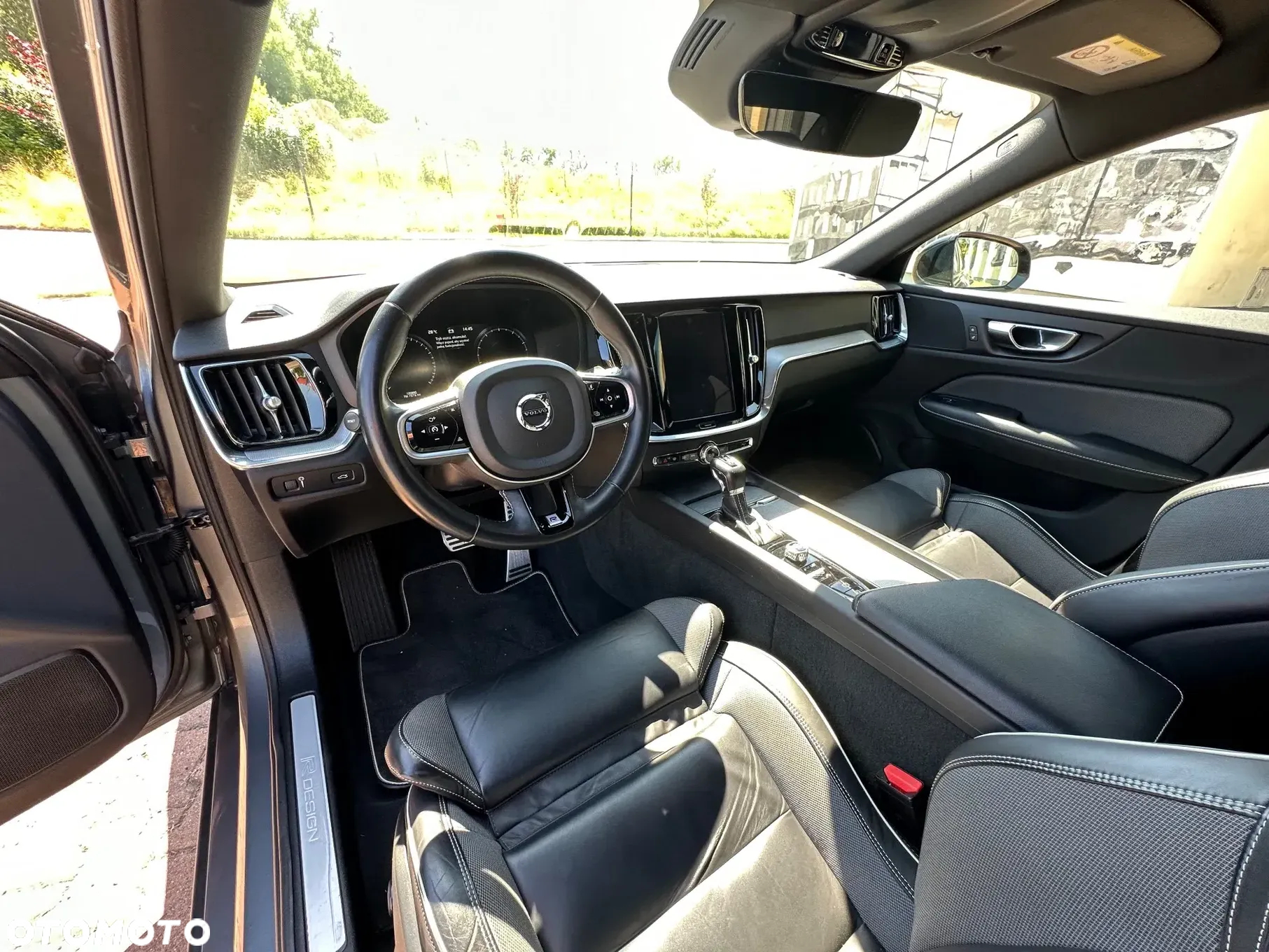 Volvo S60 T4 R-Design - 30