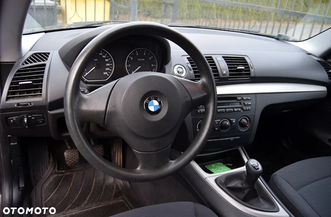 BMW Seria 1 116i - 8