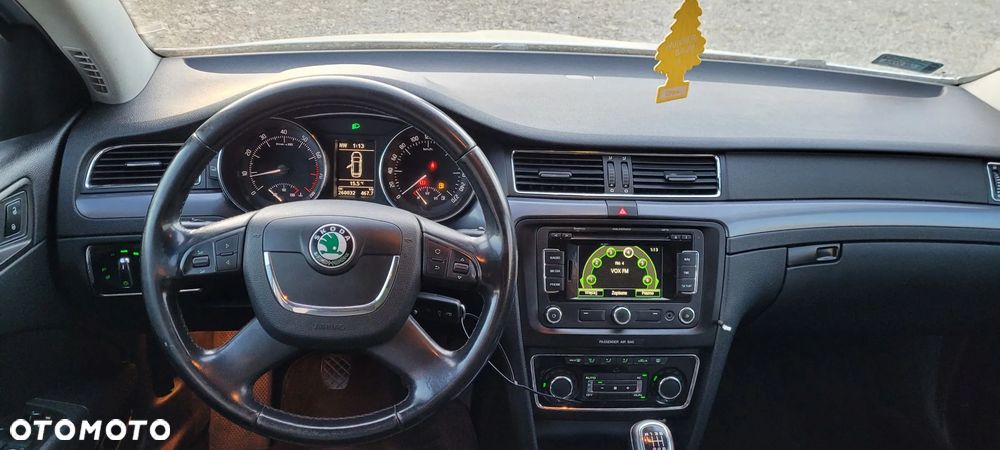 Skoda Superb 1.8 TSI FAMILY - 14