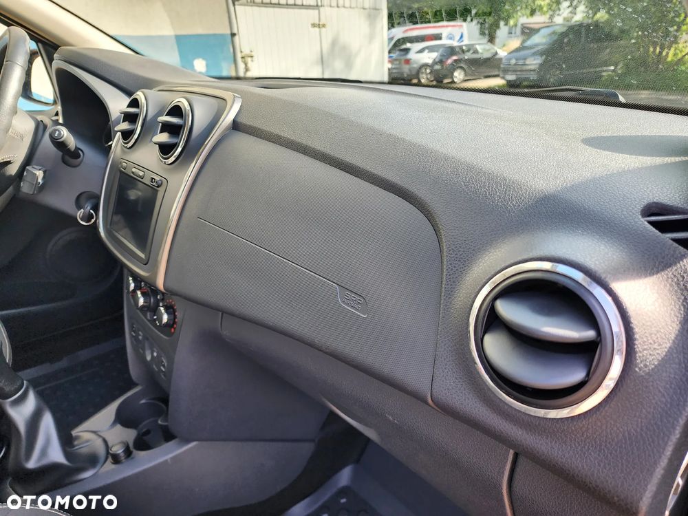 Dacia Logan TCe 90 Prestige - 27