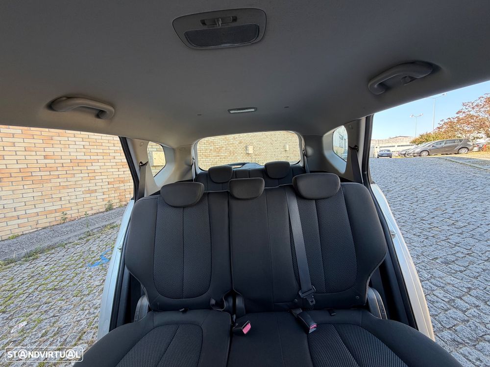 Kia Carens 2.0 CRDi EX - 11