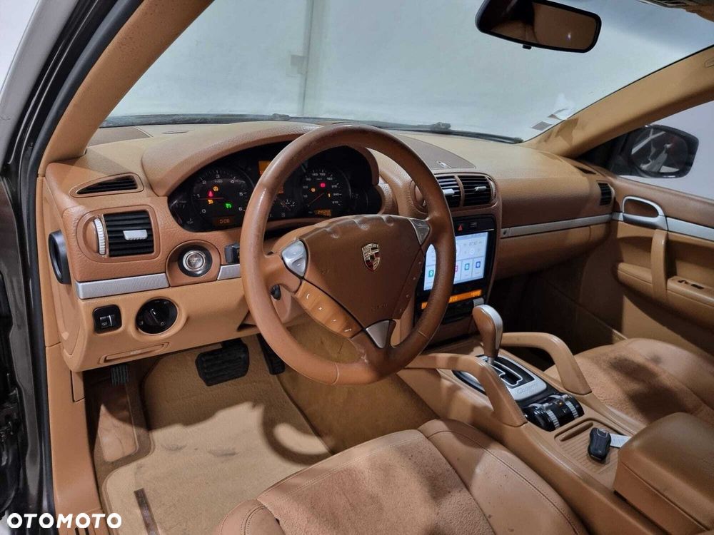 Porsche Cayenne - 18