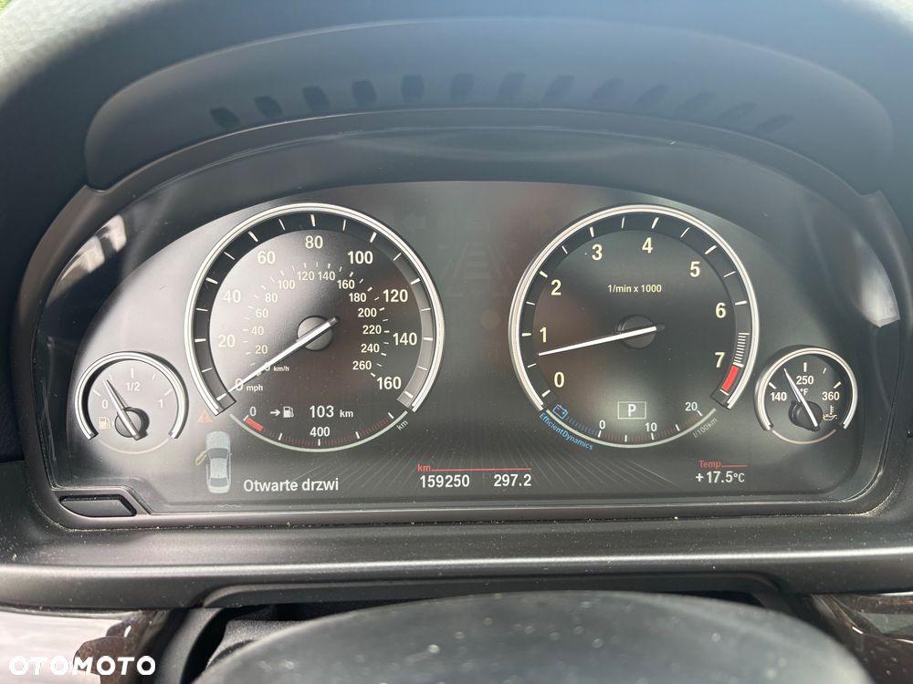 BMW Seria 5 535i xDrive - 13