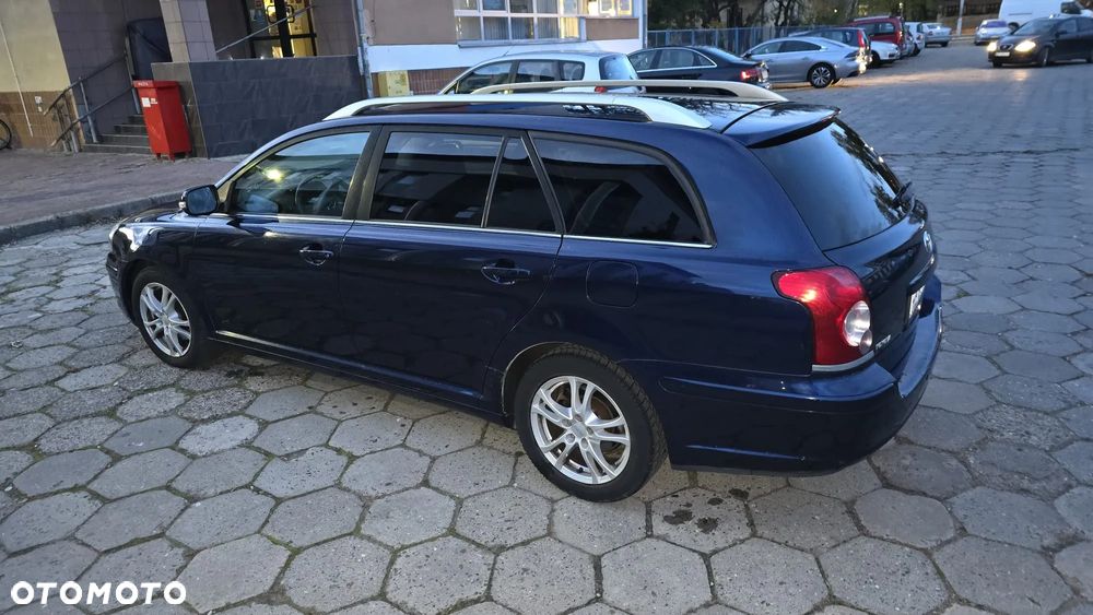 Toyota Avensis - 5
