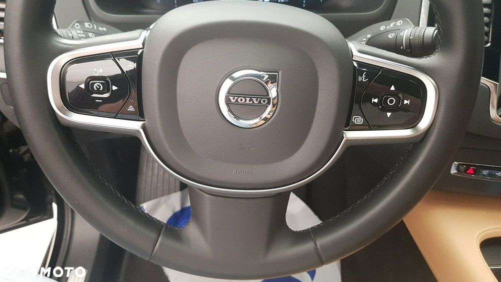 Volvo XC 90 - 23