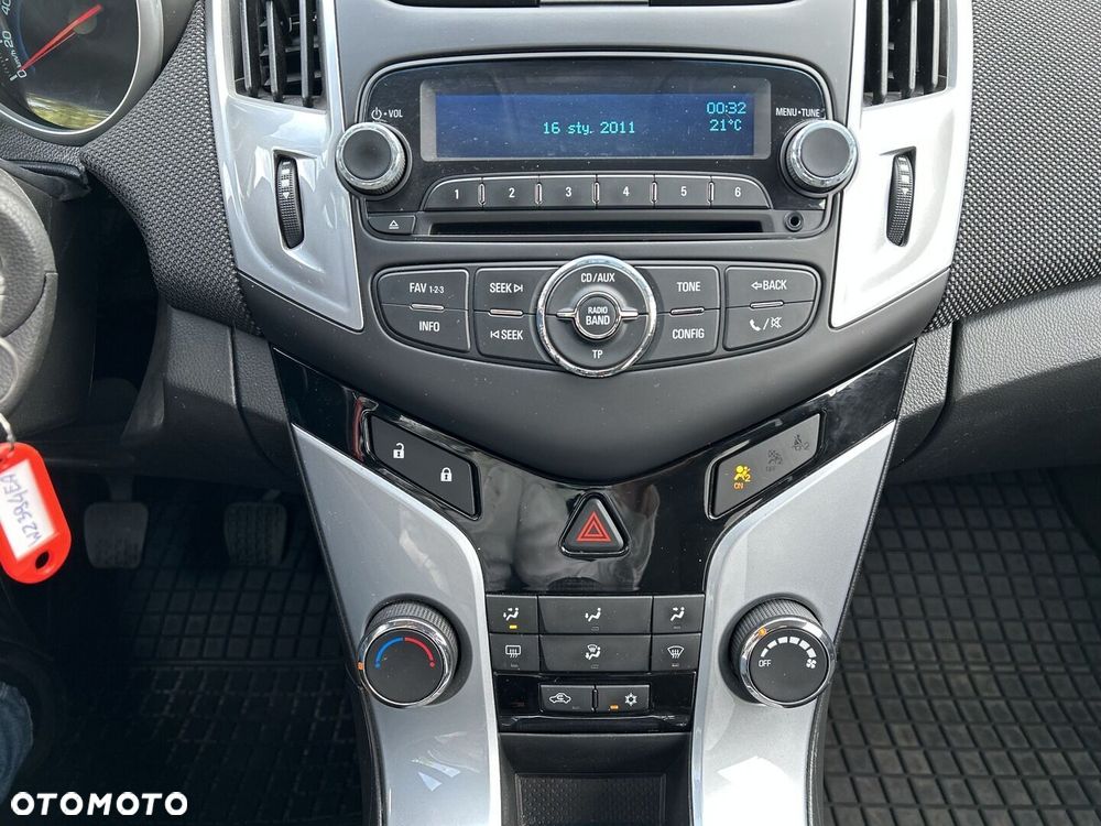 Chevrolet Cruze 1.6 LS - 13
