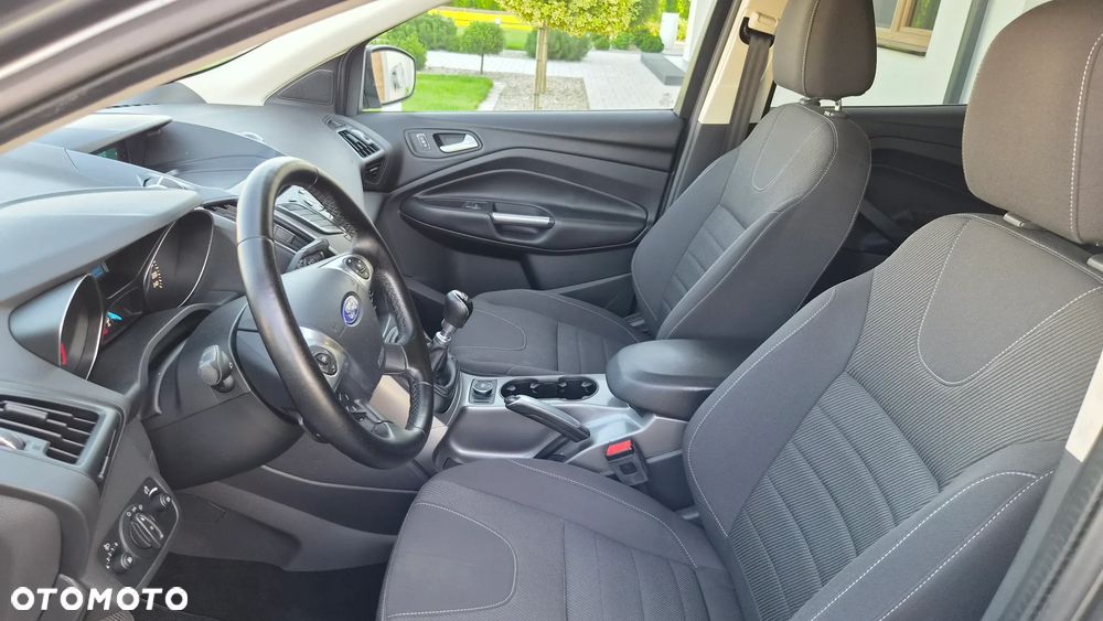 Ford Kuga 1.6 EcoBoost 2x4 Titanium - 16