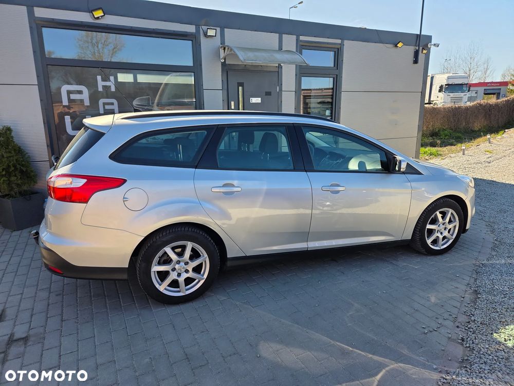 Ford Focus 1.6 TDCi DPF Start-Stopp-System SYNC Edition - 6