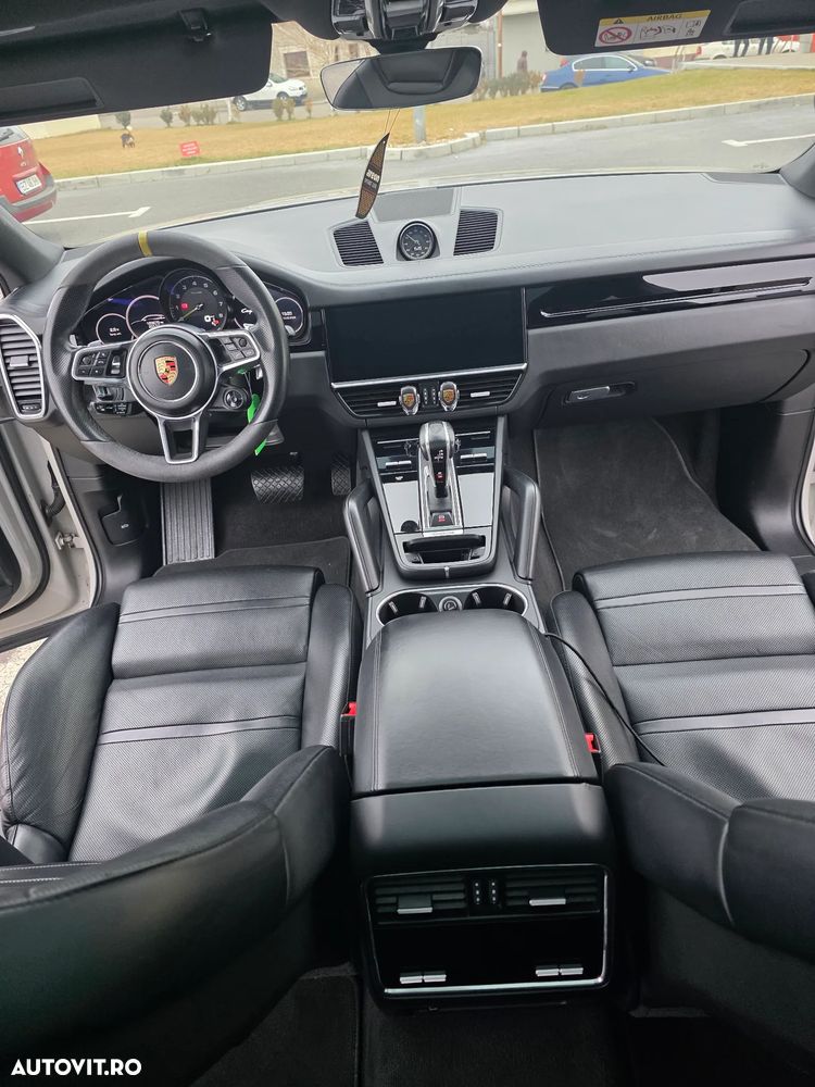 Porsche Cayenne Coupe - 12