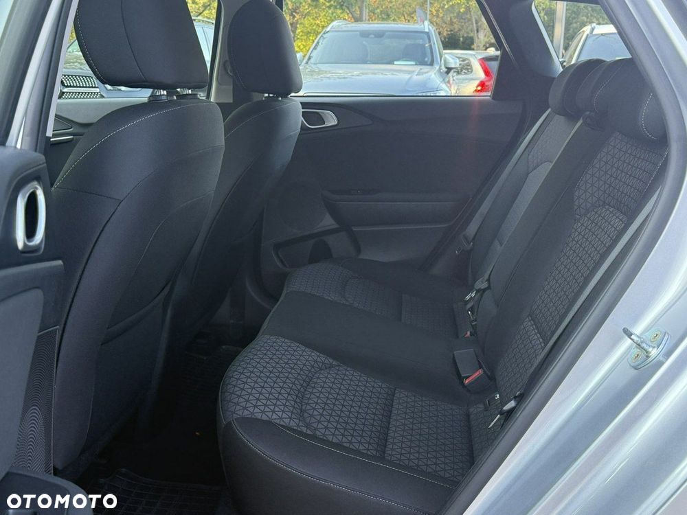 Kia Ceed - 14