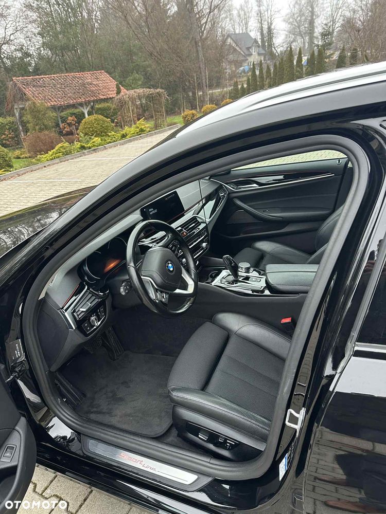 BMW Seria 5 520d xDrive Sport Line - 3