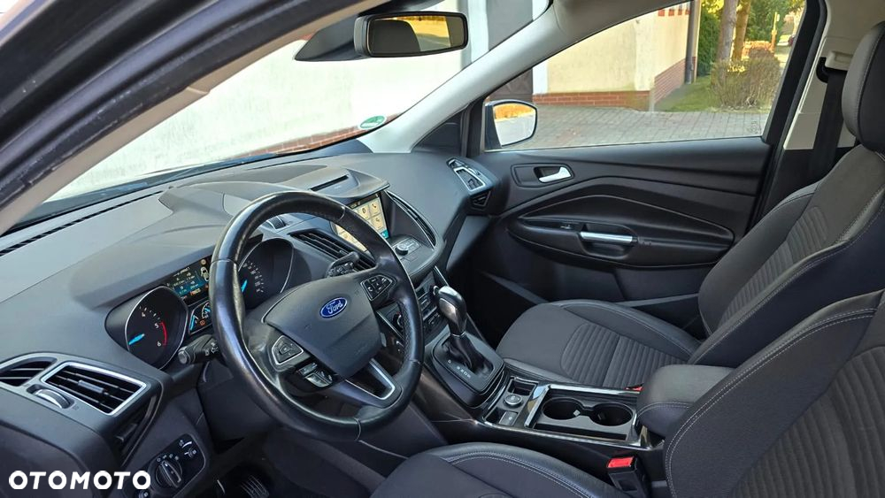 Ford Kuga - 17