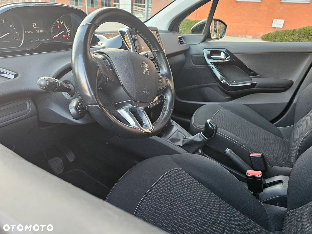 Peugeot 208 PureTech 82 Urban Move - 21