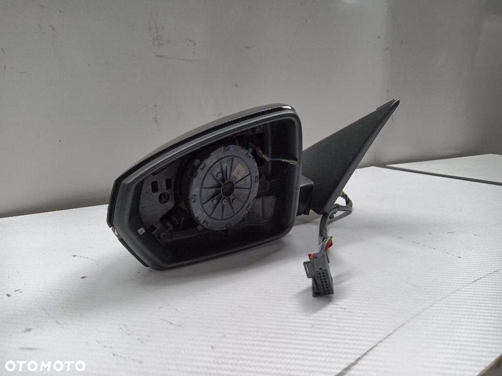LUSTERKO LEWE 6 PIN AUDI A1 213856265 - 2