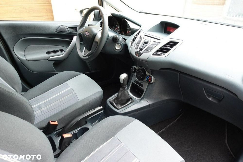 Ford Fiesta - 12