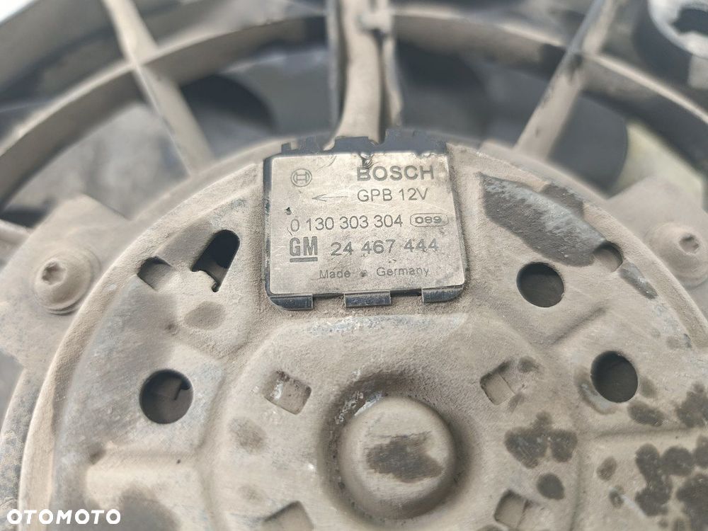 WENTYLATOR CHŁODNICY OPEL ZAFIRA B 13241612  24467444 0130303304  BOSCH - 6