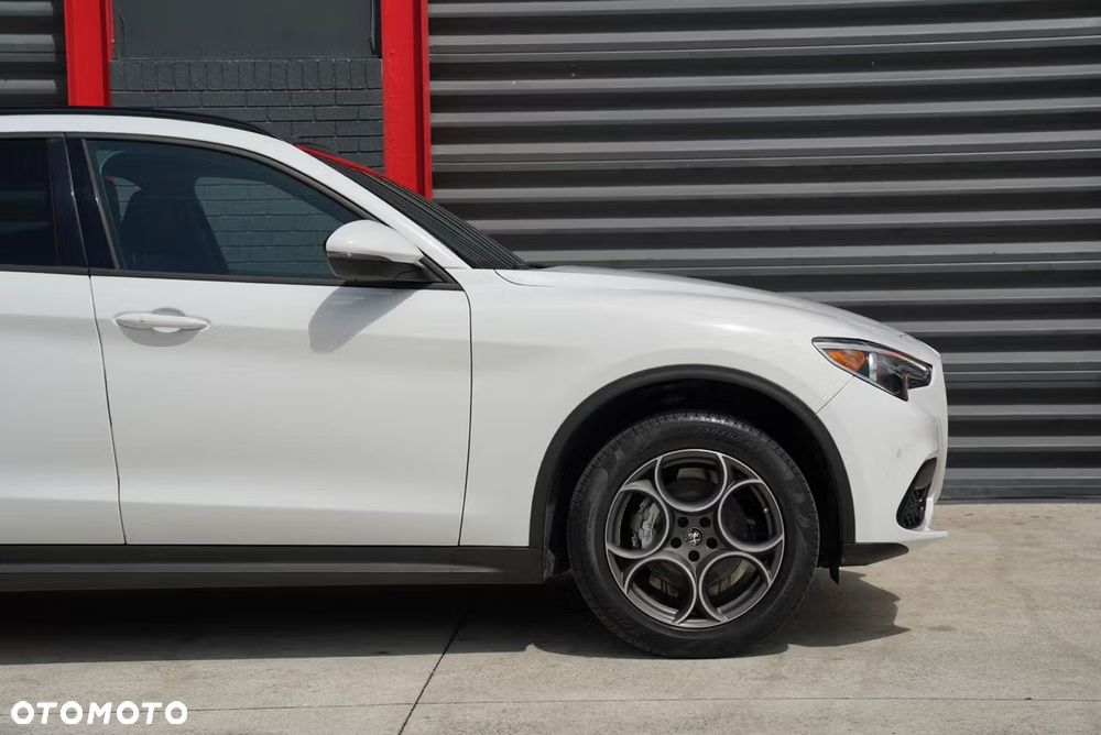 Alfa Romeo Stelvio - 5