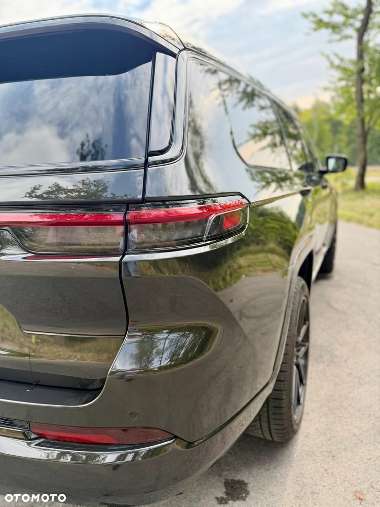 Jeep Grand Cherokee - 19