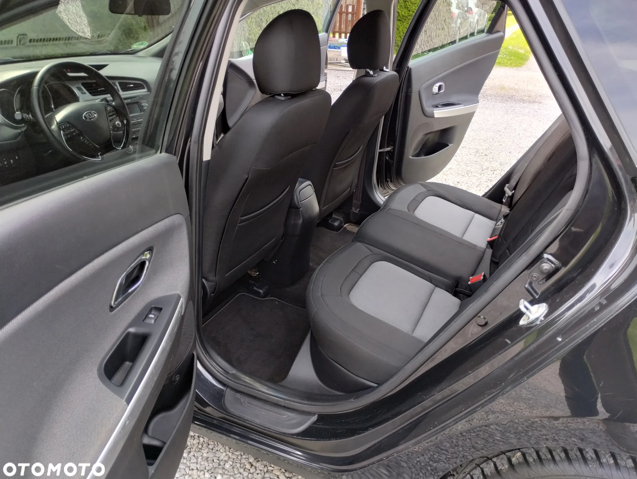 Kia Ceed 1.6 CRDi 128 ISG SW Spirit - 28