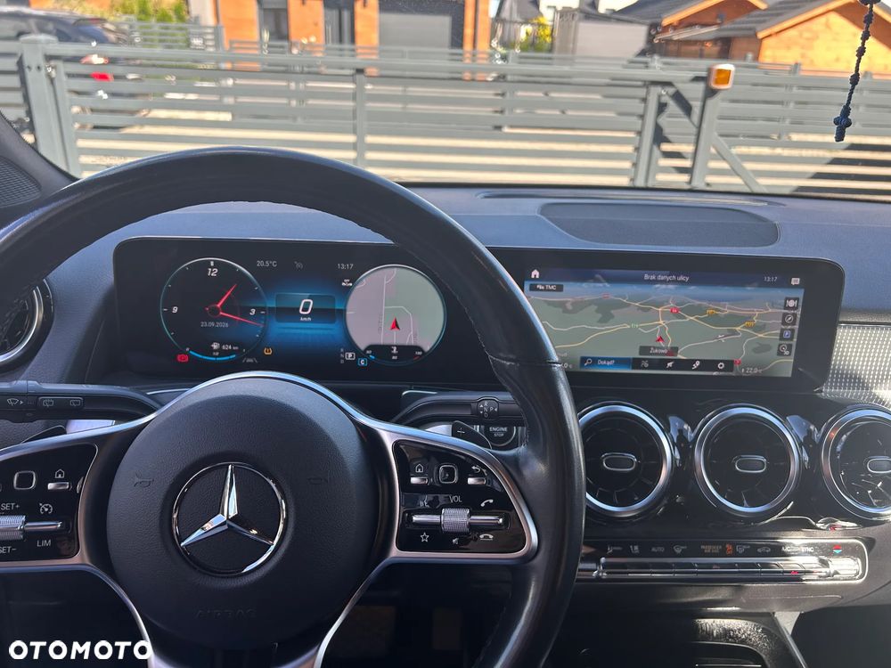 Mercedes-Benz GLB 200 7G-DCT - 11