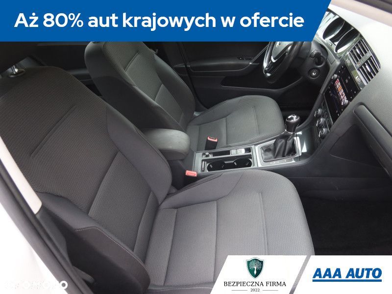 Volkswagen Golf - 10