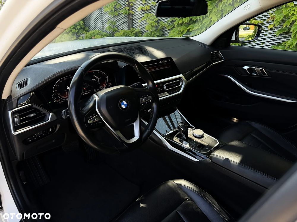 BMW Seria 3 320i GPF Luxury Line - 11