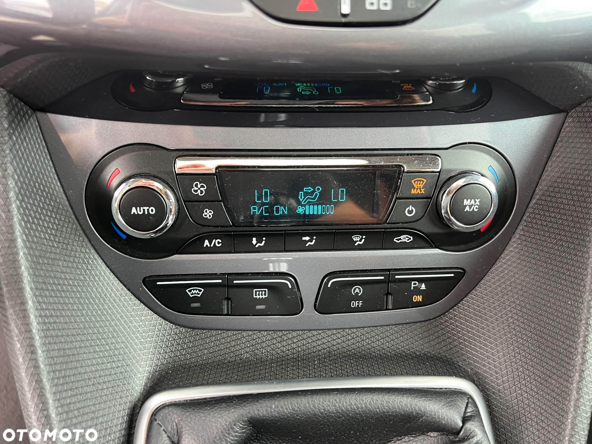 Ford Tourneo Connect 1.5 EcoBlue Start-Stop Titanium - 18