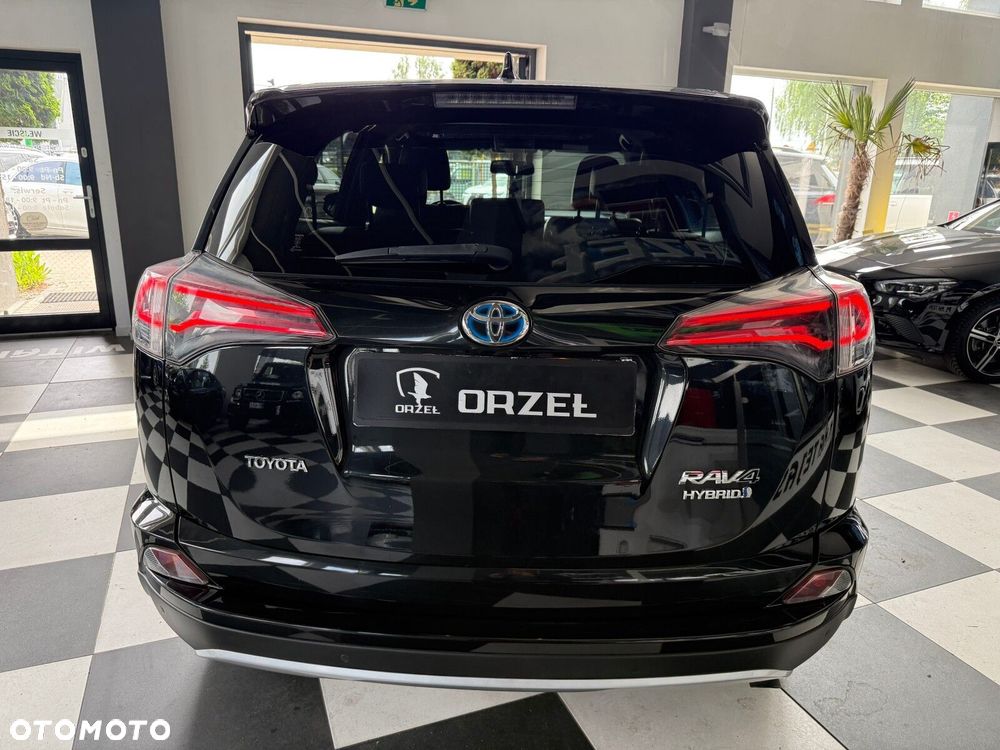 Toyota RAV4 - 6
