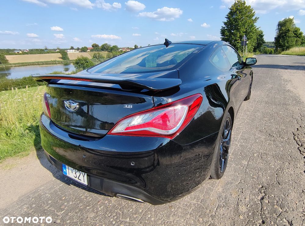 Hyundai Genesis Coupe 3.8 V6 Executive - 7