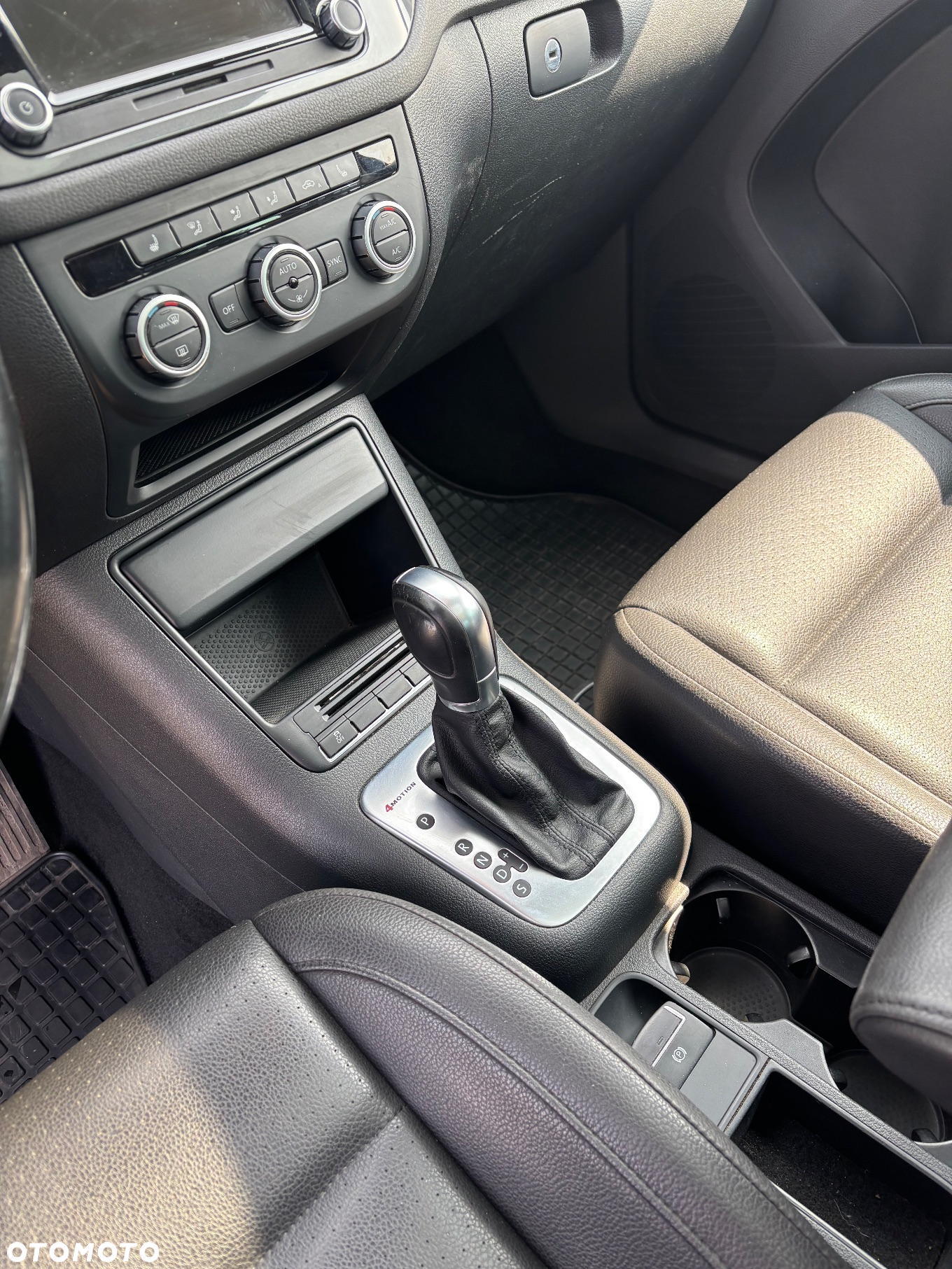 Volkswagen Tiguan - 11