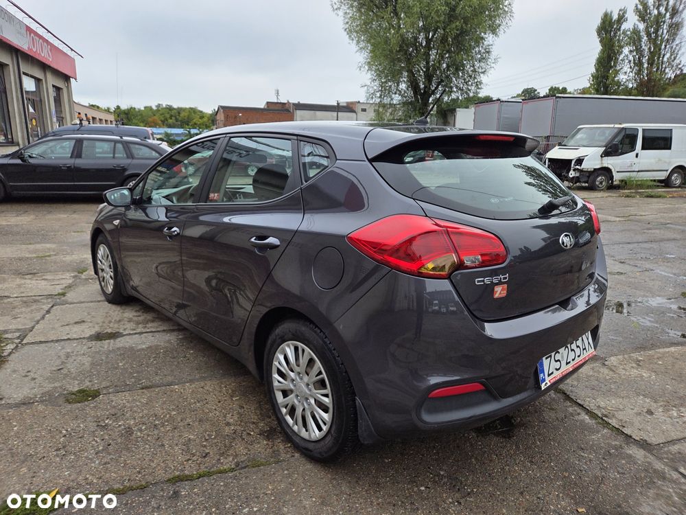 Kia Ceed - 5
