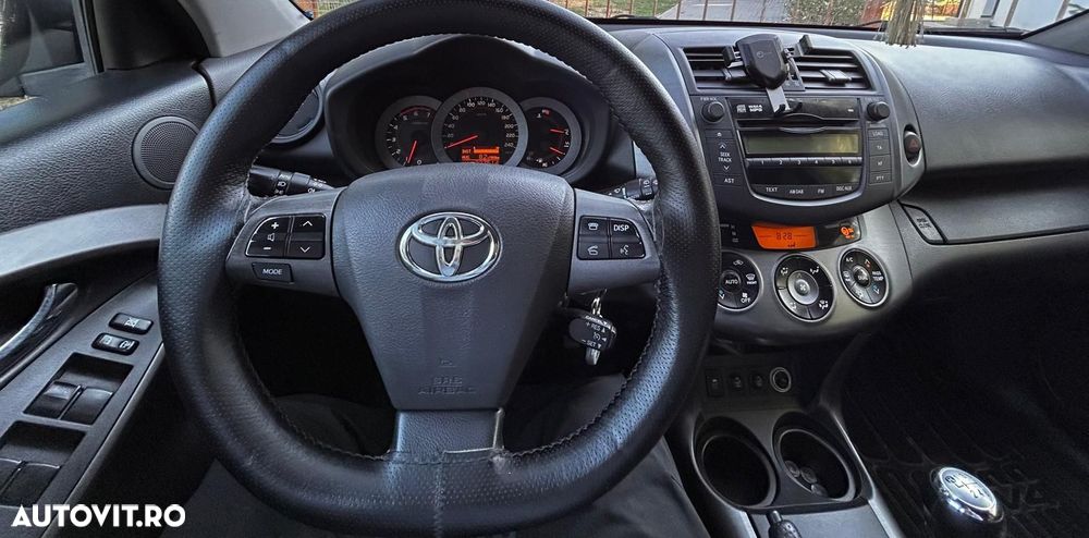 Toyota RAV4 2.2 D-4D Executive - 19