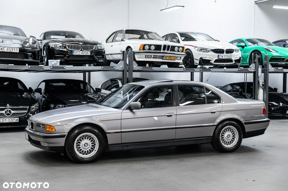 BMW Seria 7 740i V8 - 16
