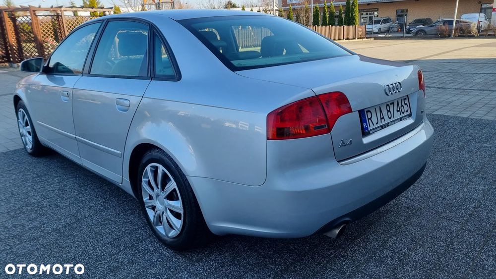 Audi A4 Limousine 1.6 - 4