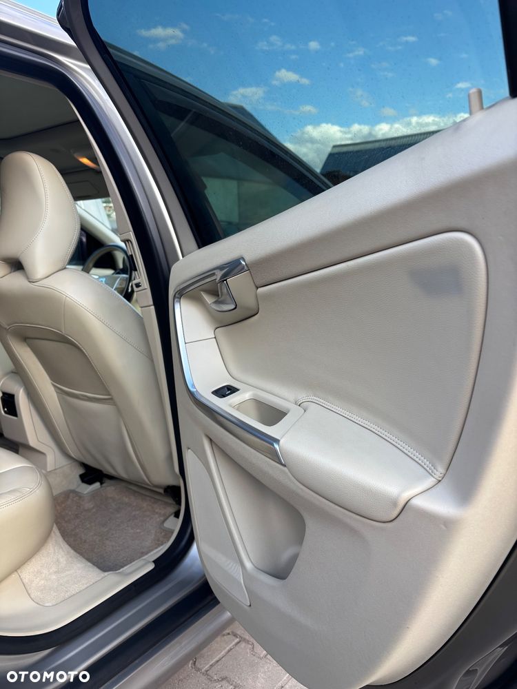 Volvo XC 60 B5 B AWD Essential - 16