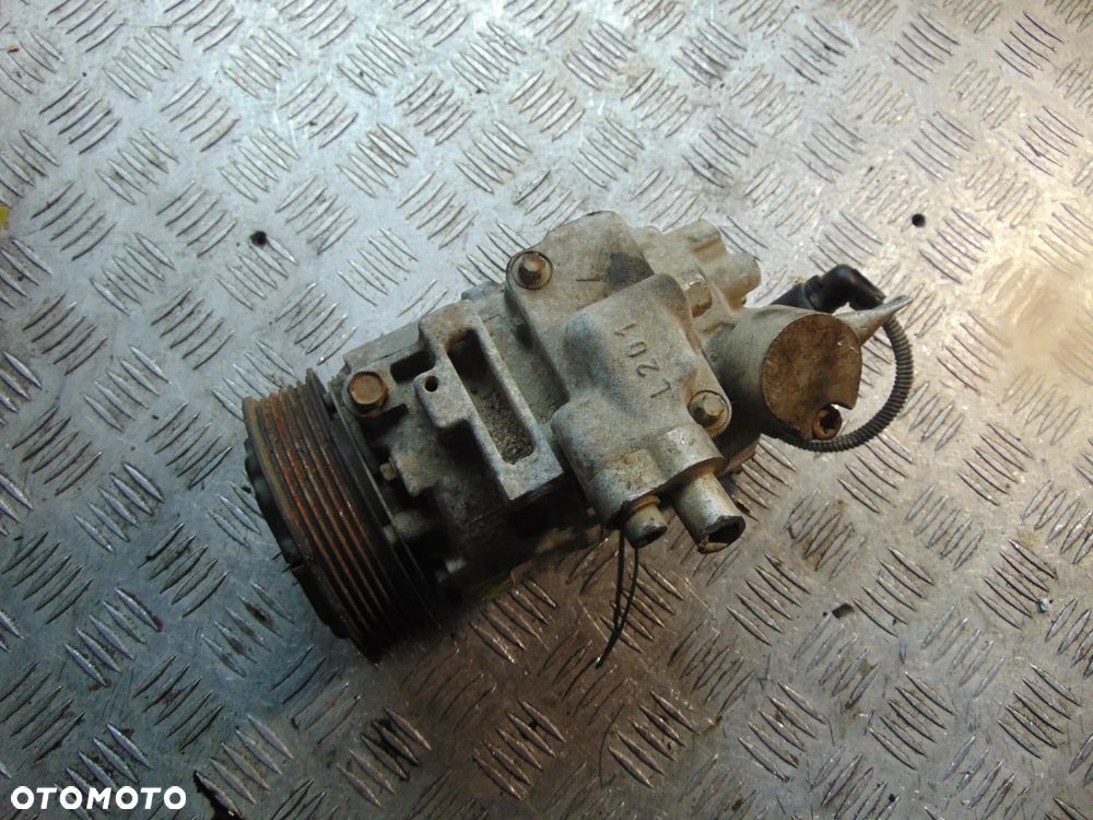 Sprężarka klimatyzacji Skoda Fabia 1,4 mpi 6q0820803D - 3