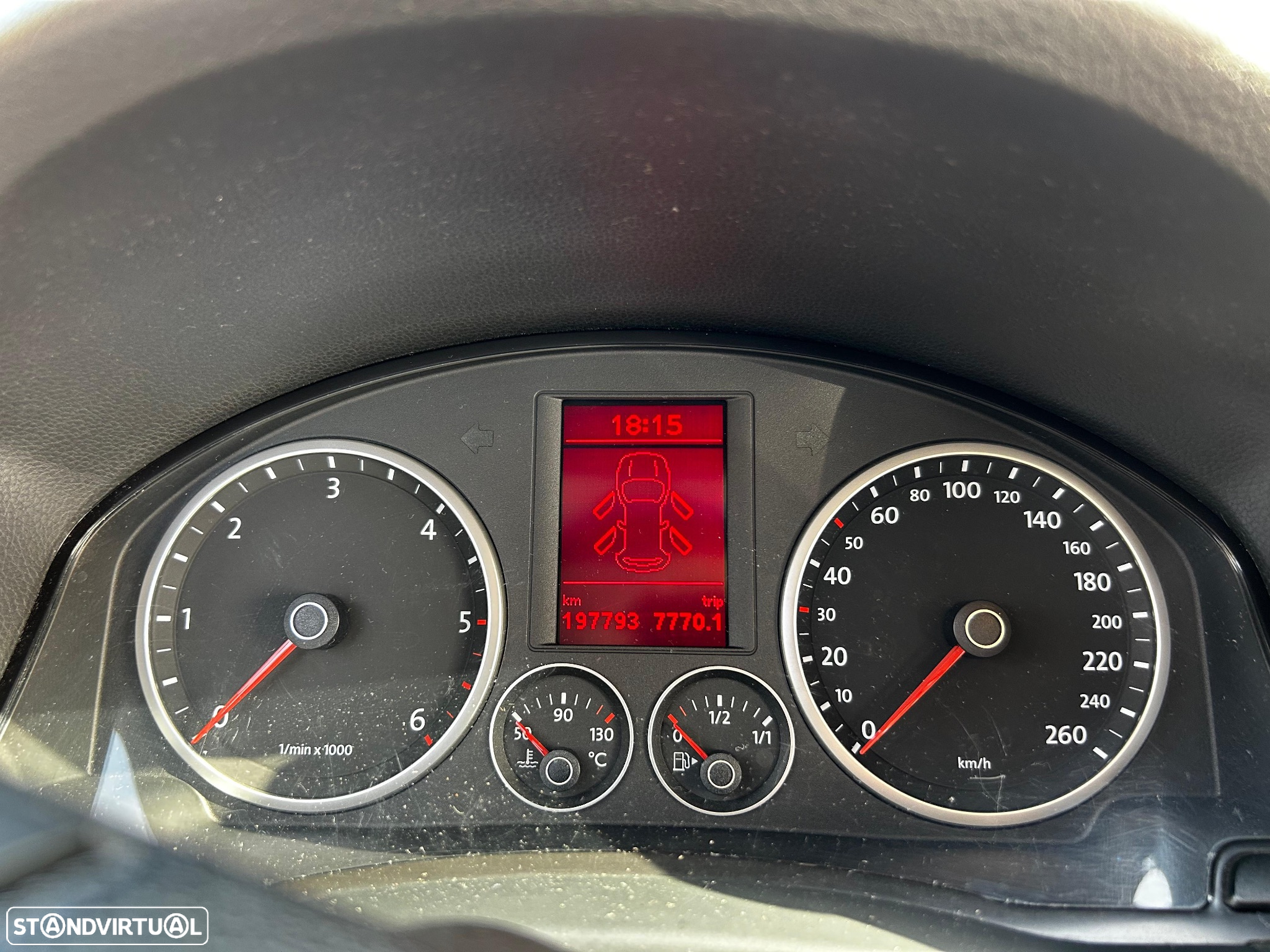 VW Tiguan 2.0 TDI Sport 4Motion - 17