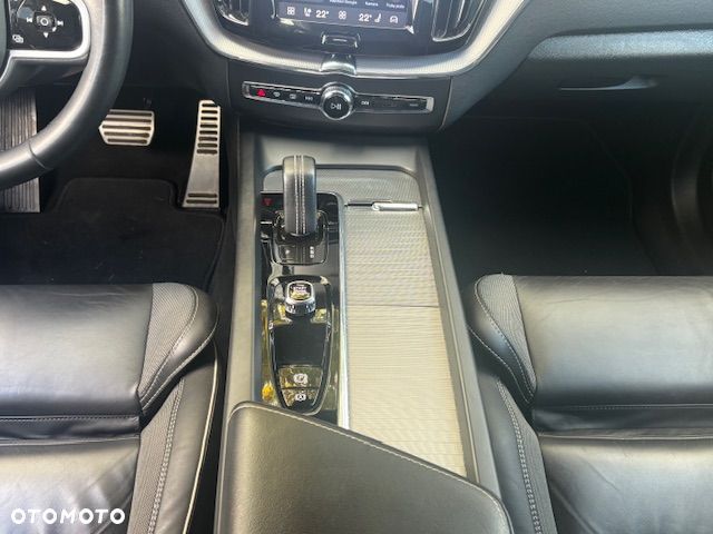 Volvo XC 60 B4 D Ultimate Dark - 13