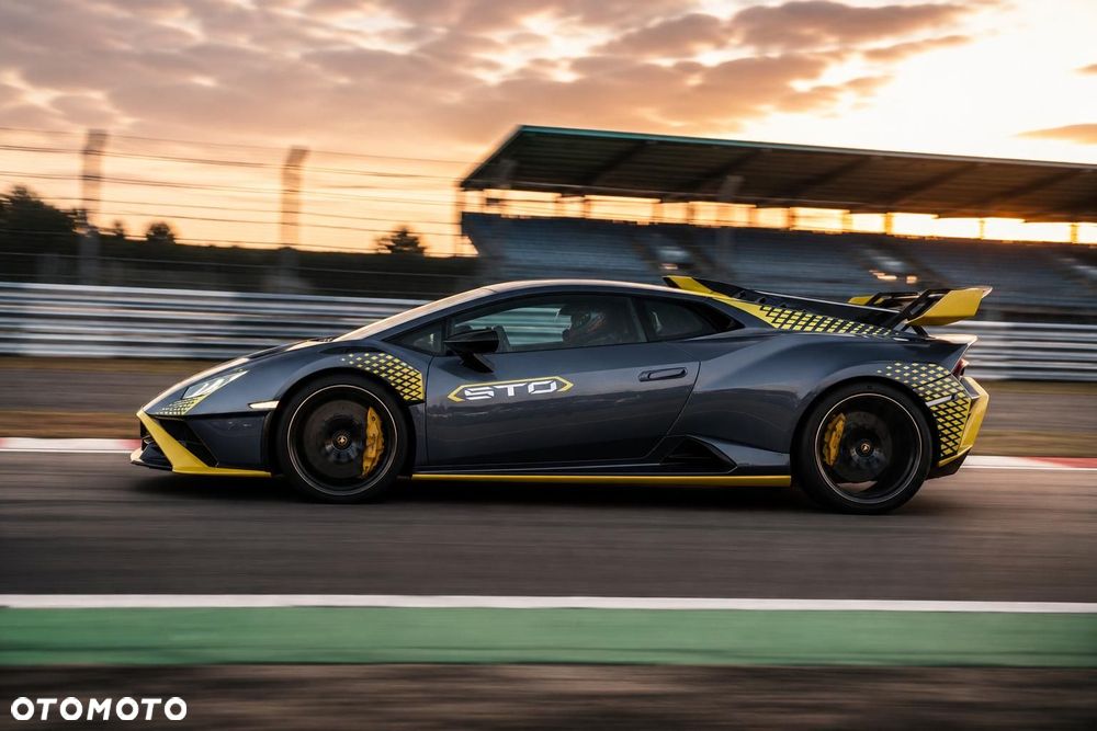 Lamborghini Huracan Performante - 4