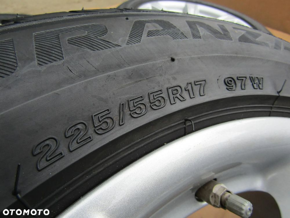 4 x Felgi Aluminiowe Koła 17 BMW 3 E90 E91 E92 E93 1 E87 8 j 5x120 ET34 piasta 72,6 mm + Opony 225/55 17 Bridgestone 7,5 mm Letnie - 15