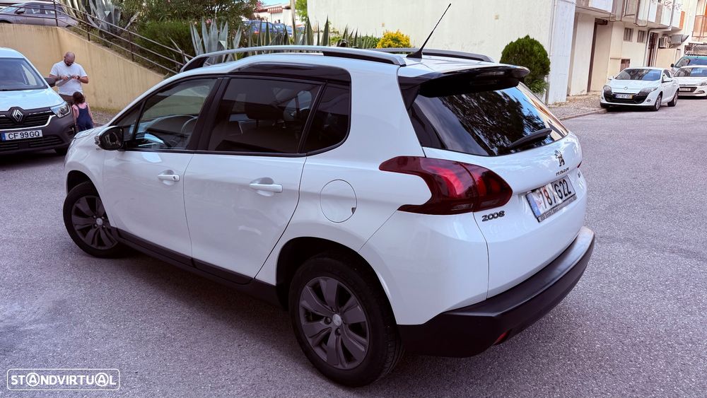 Peugeot 2008 1.2 PureTech Style - 4