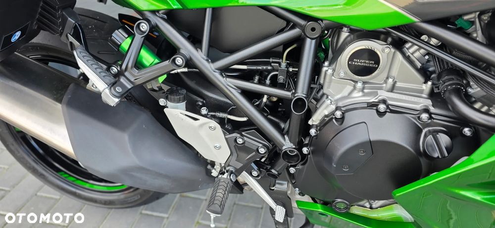 Kawasaki Ninja H2 SX - 24