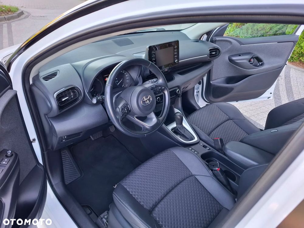Toyota Yaris 1.5 Dynamic CVT - 16