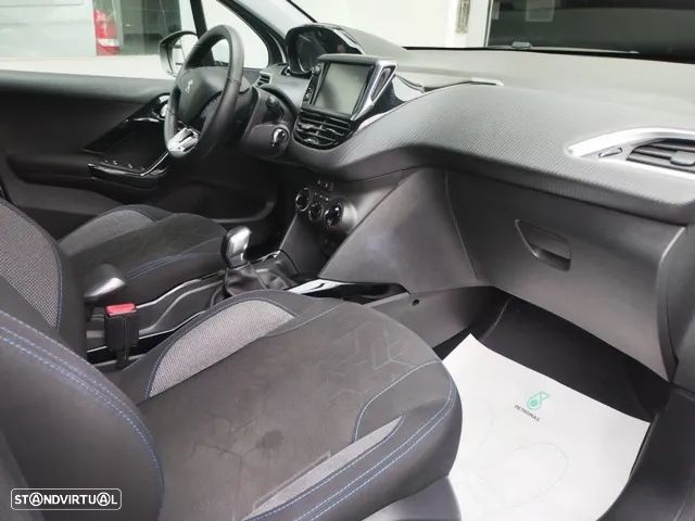 Peugeot 2008 1.5 BlueHDi Signature - 11