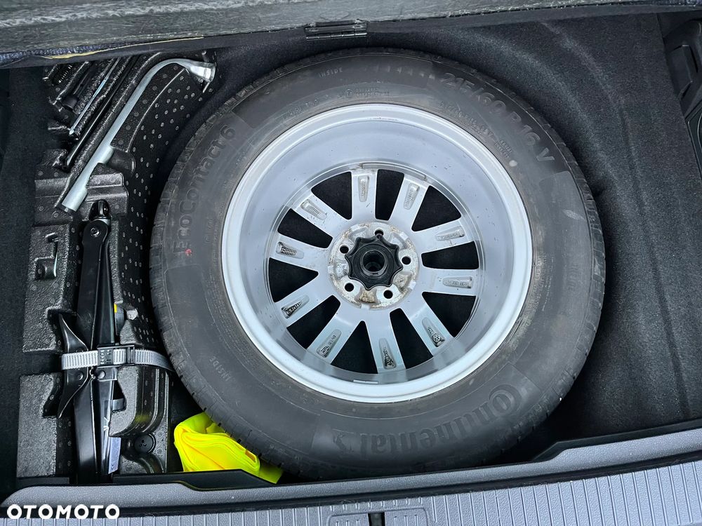 Volkswagen Passat - 16