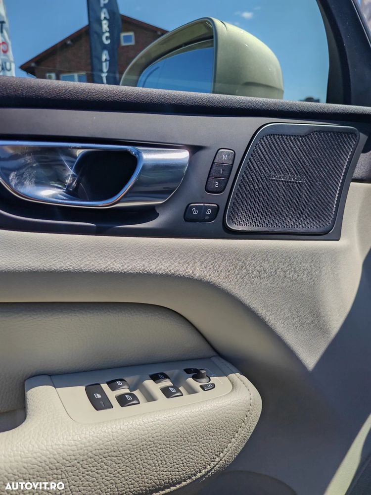 Volvo XC 60 - 33