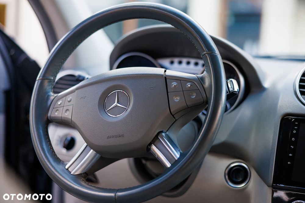Mercedes-Benz ML - 27
