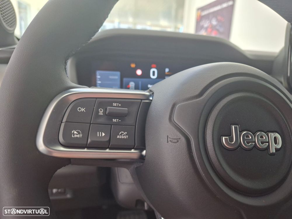 Jeep Avenger 1.2 e-Hybrid Black Edition DCT - 14