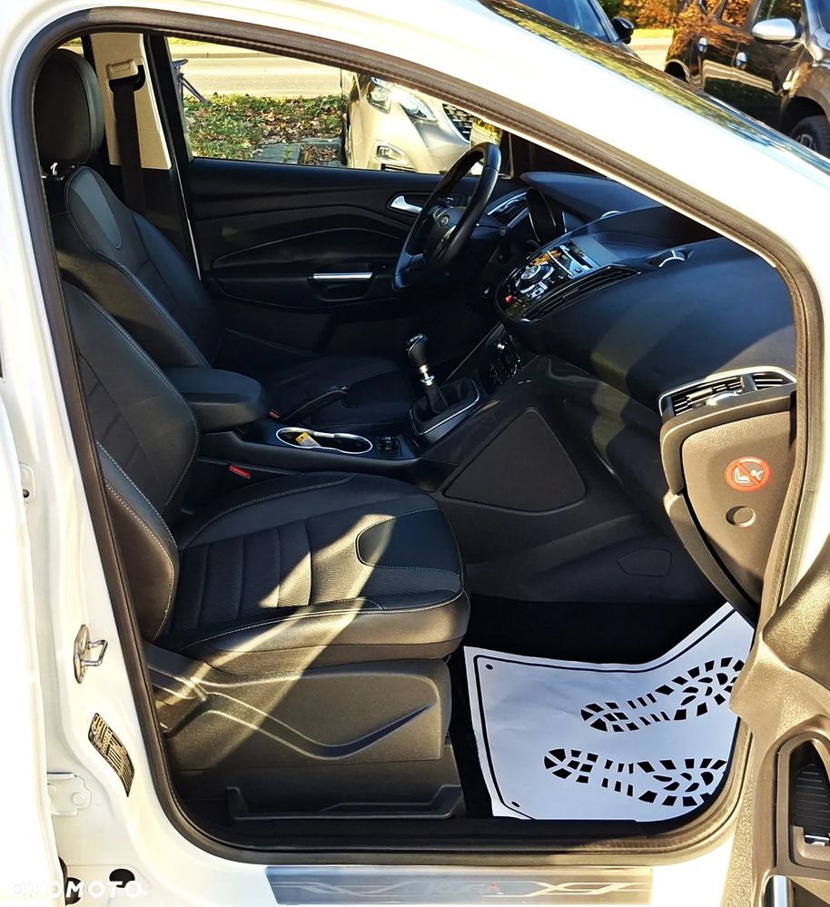 Ford Kuga 2.0 TDCi 4x4 Titanium - 21
